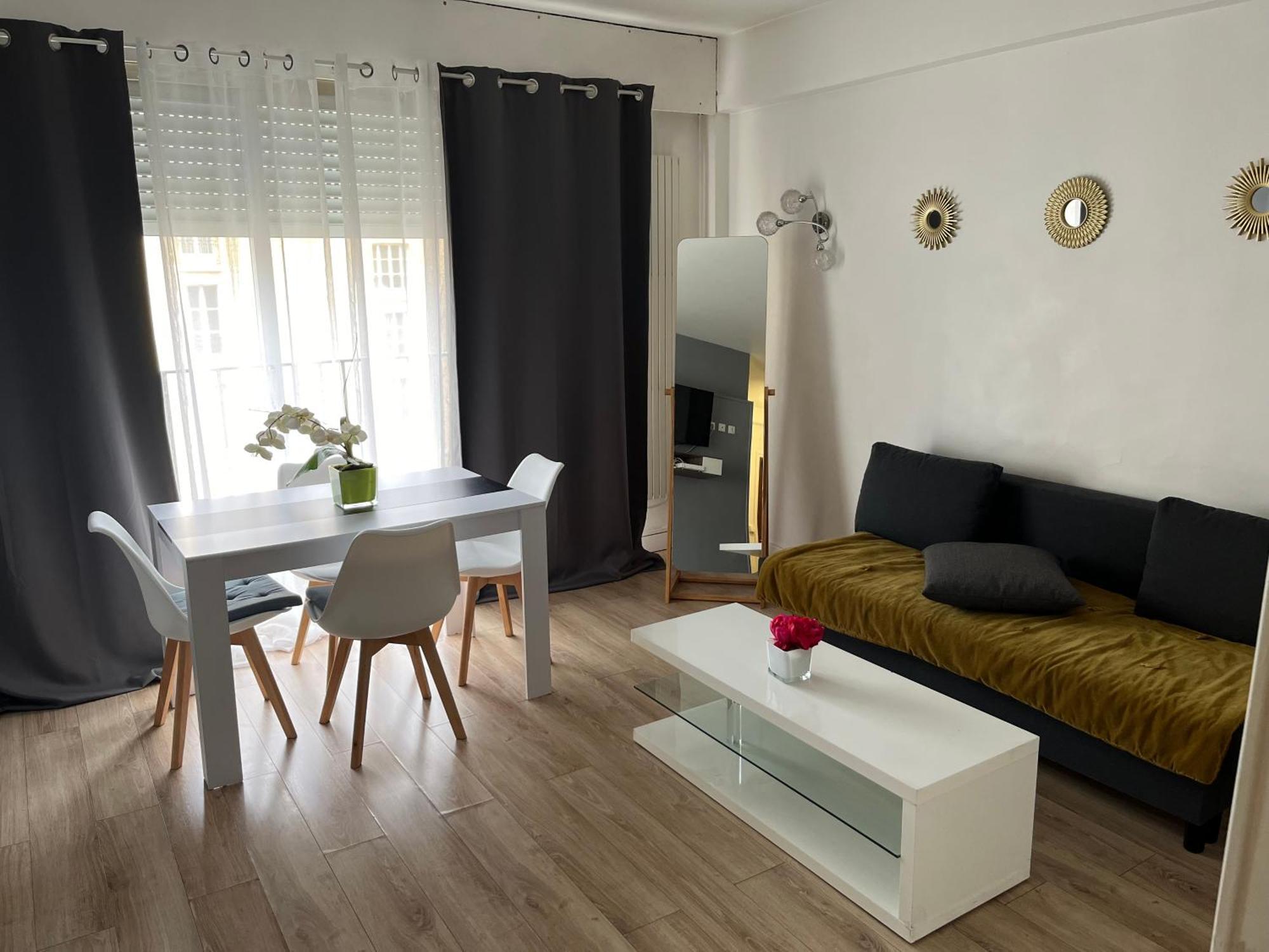 Bel appartement proche Tour Eiffel Paris Extérieur photo